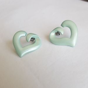 *Vintage funky mint green heart earrings